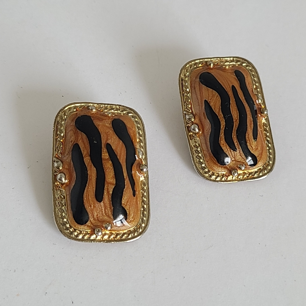 Vintage Retro Gold Tone Tiger Print Enamel Square Clip On Stud Earrings